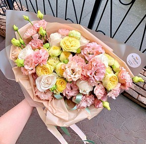 Букет с розами 12а